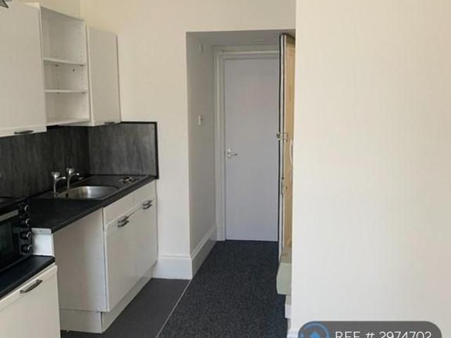 Studio for rent in Aldrington