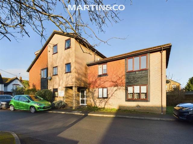 Flat for rent in Lower Halliford, Surrey