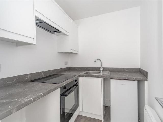 Studio for rent in Eastbourne, East Sussex