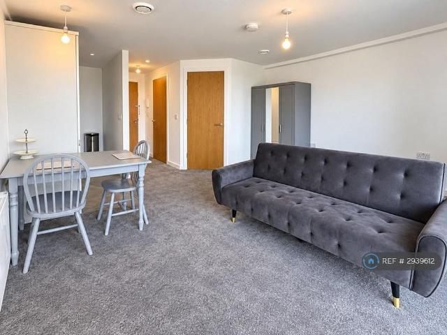 Studio for rent in Pendleton, Salford