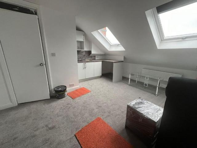Studio for rent in Tyseley, Birmingham