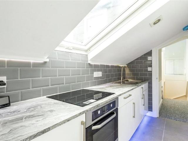 Studio for rent in London Borough of Richmond upon Thames, Greater London