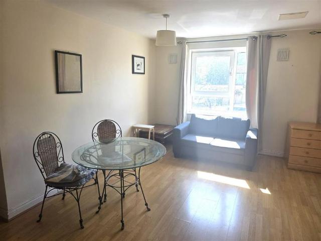 Studio for rent in Gants Hill, Greater London