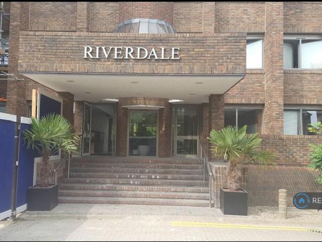 Flat for rent in London Borough of Lewisham, Ladywell