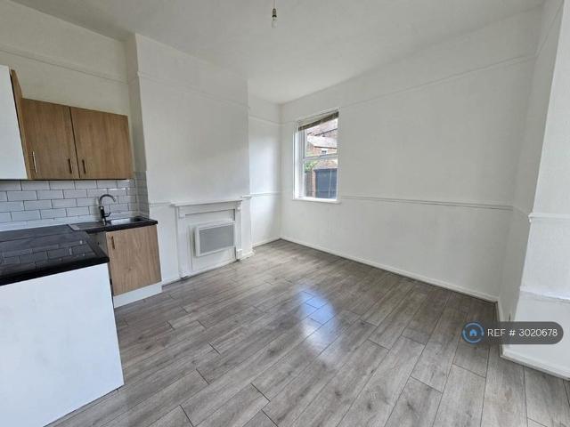 Studio for rent in Swinley, Wigan