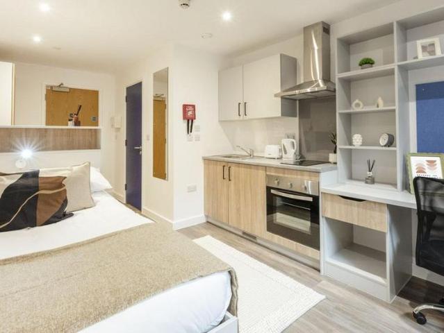 Studio for rent in Watergate, Devon