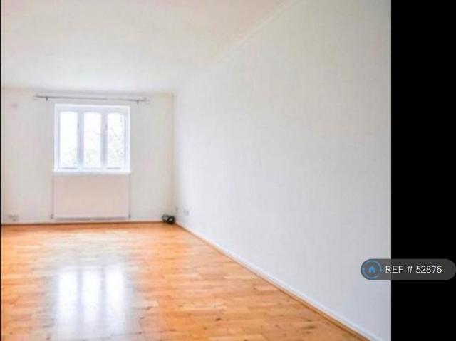 Studio for rent in Wexham, George Green