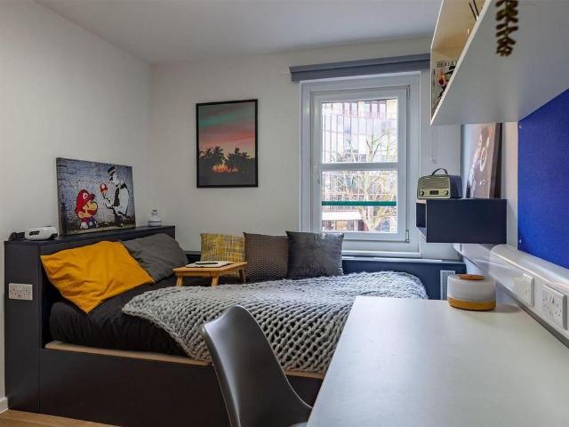 Studio for rent in Guildford Park, Westborough
