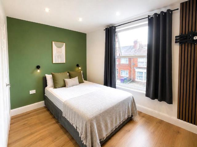 Flat for rent in Fenside, Boston