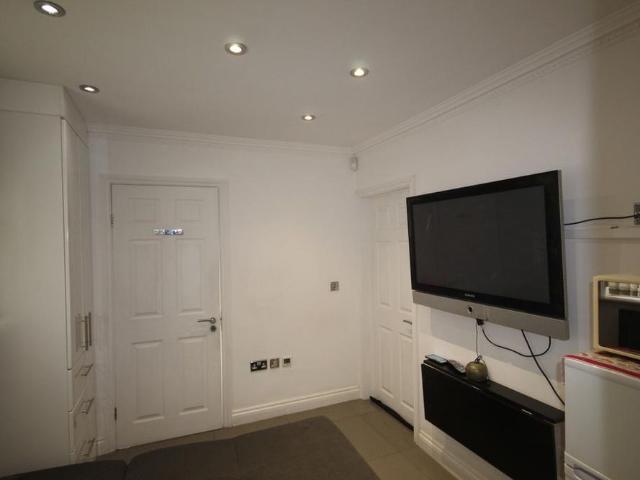 Studio for rent in Sudbury, Greater London