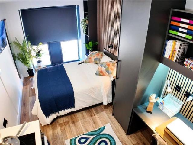 Studio for rent in Stirchley, West Midlands