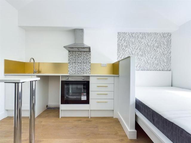 Studio for rent in Brunswick, Brighton & Hove