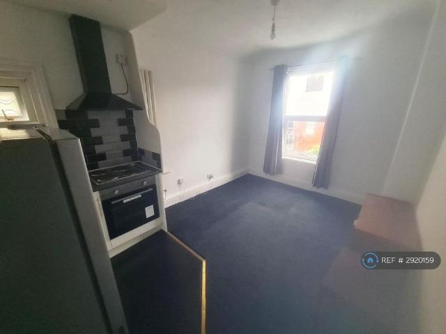 Studio for rent in The Haulgh, Lee Bank