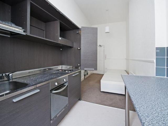 Studio for rent in Brompton, Greater London