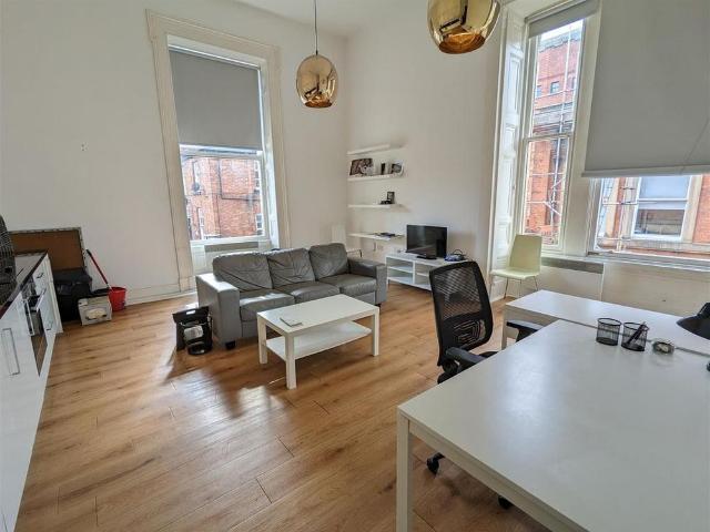 Studio for rent in Blackfriars, Salford