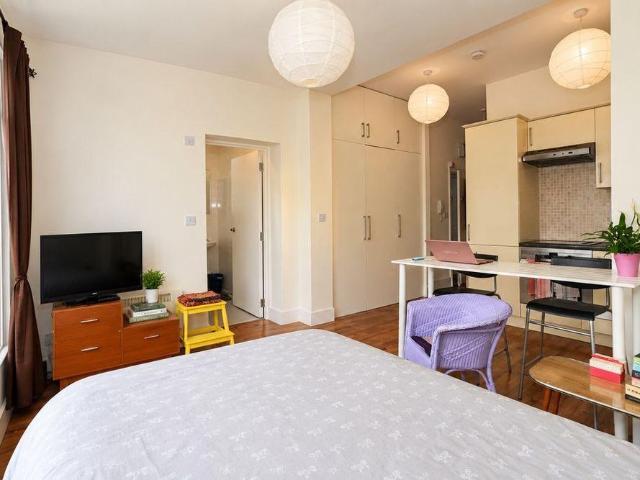 Studio for rent in London Borough of Islington, Greater London