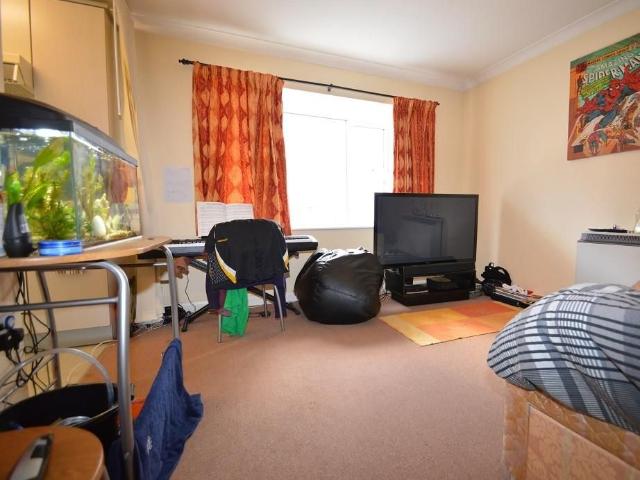 Studio for rent in Slough