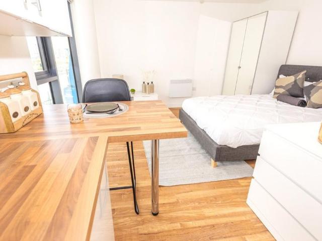 Studio for rent in Stretford, Trafford