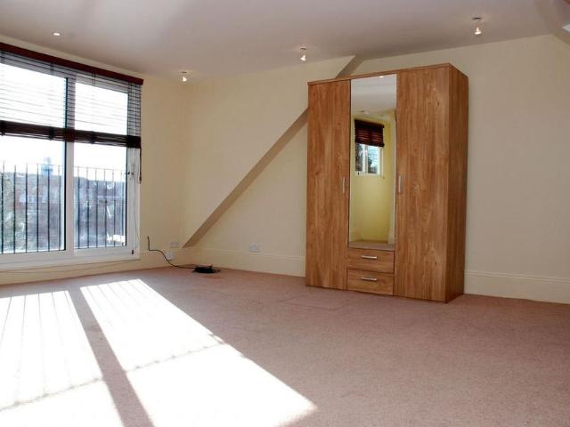 Studio for rent in London Borough of Lambeth, Greater London