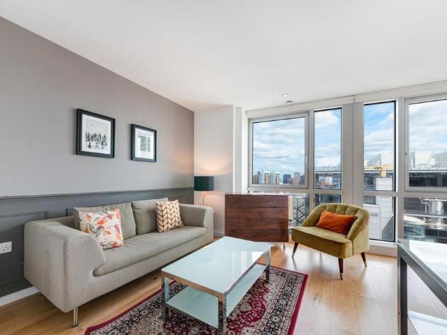 Studio for rent in New Providence Wharf, Greater London