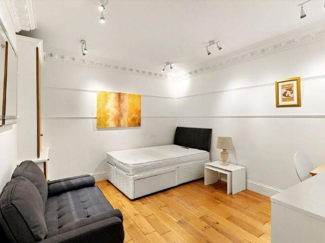 Studio for rent in Royal Borough of Kensington and Chelsea, Greater London