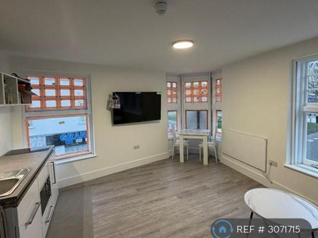 Studio for rent in Whitecross Village, Weston-super-Mare