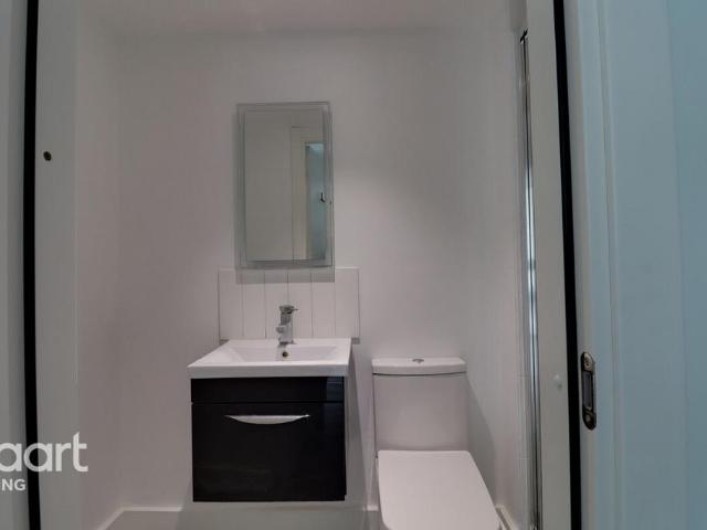 Flat for rent in London Borough of Ealing, Greater London