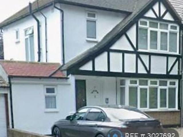 Flat for rent in London Borough of Sutton, Greater London