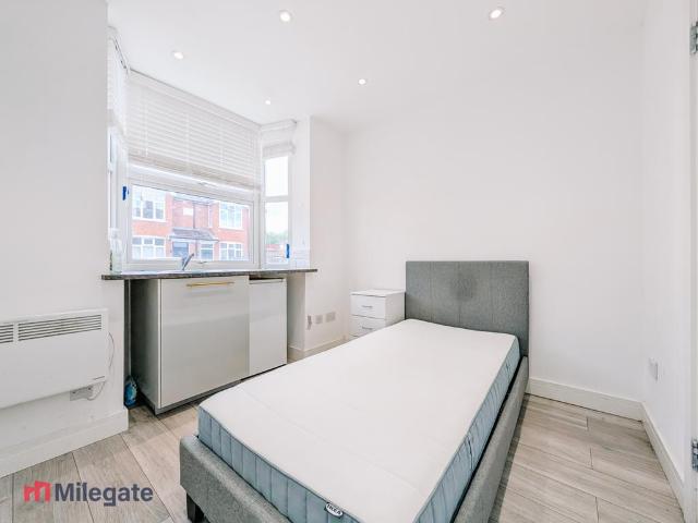 Flat for rent in Pooley Green, Row Town