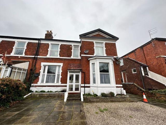 Flat for rent in Meols Cop, Southport