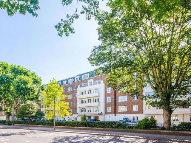 Studio for rent in Kensington, Greater London