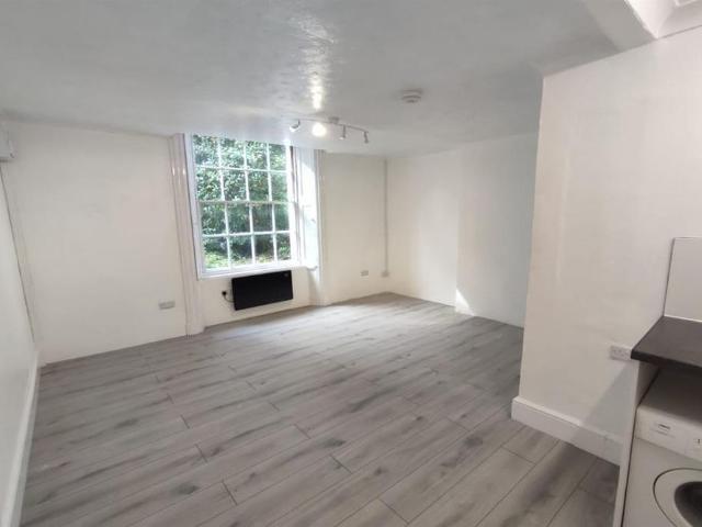 Studio for rent in Bognor Regis, Arun