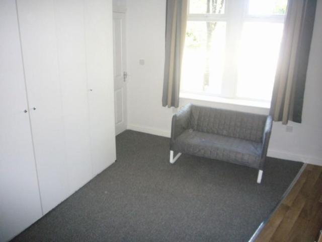 Studio for rent in Scholemoor, Bradford