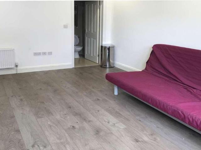 Studio for rent in London Borough of Ealing, Greater London
