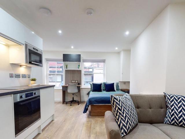 Flat for rent in Hyde Park, West Yorkshire
