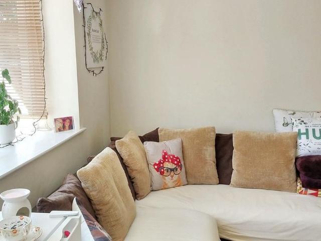 Studio for rent in Poundbury, Fordington