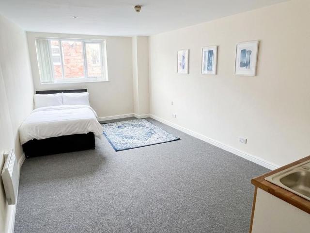 Studio for rent in St Ann's, Haddon