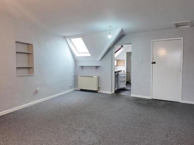 Studio for rent in Sandpits