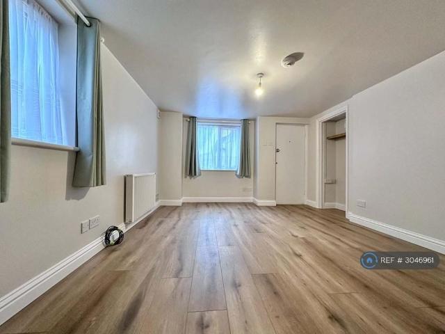 Studio for rent in Milton Keynes
