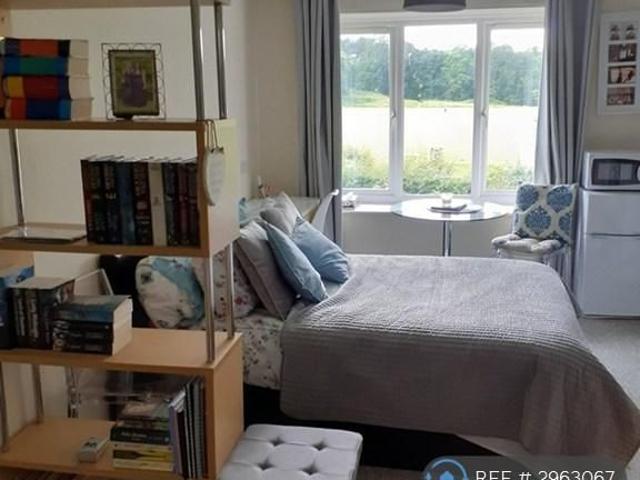 Studio for rent in Eastleigh, Helford