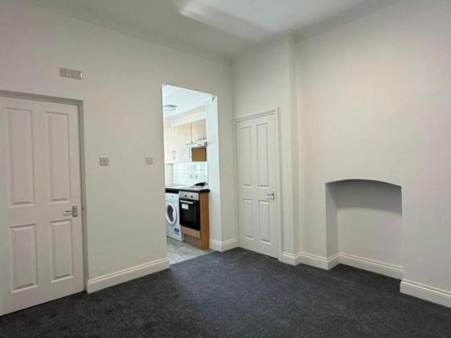Flat for rent in Palmers Green, Greater London
