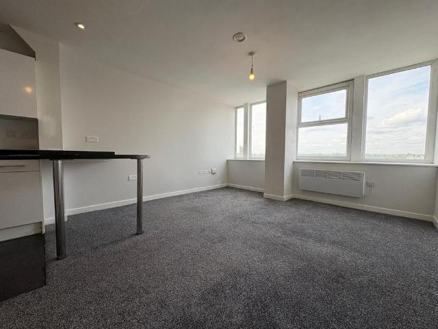 Studio for rent in St Matthew's, Old Wharf