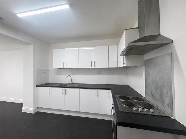 Studio for rent in London Borough of Ealing, Perivale