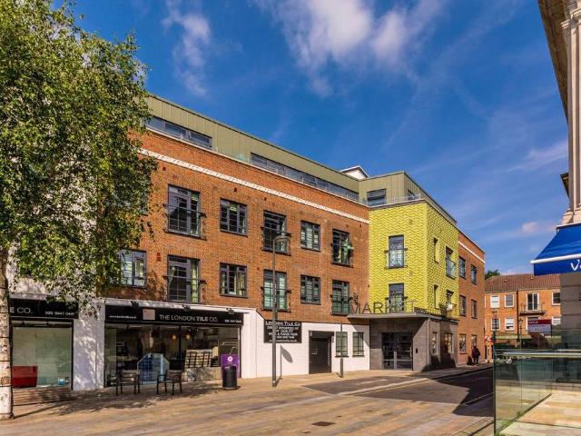 Flat for rent in London Borough of Hounslow, Greater London