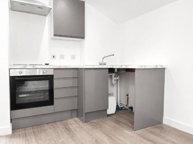 Studio for rent in London Borough of Croydon, Greater London