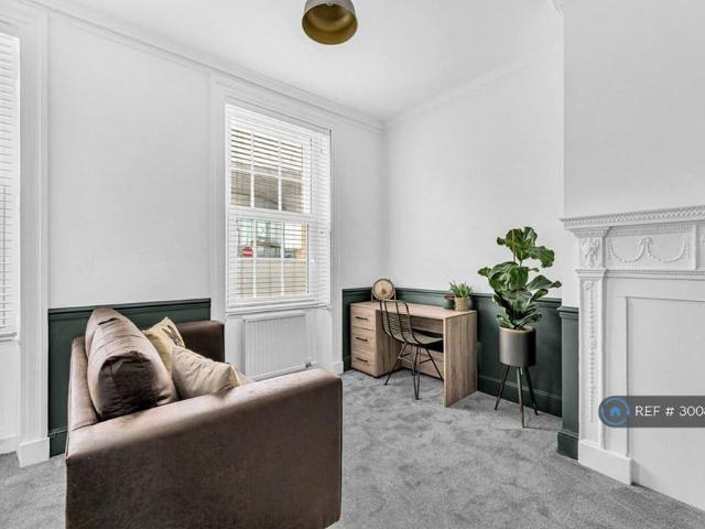 Studio for rent in Warrington