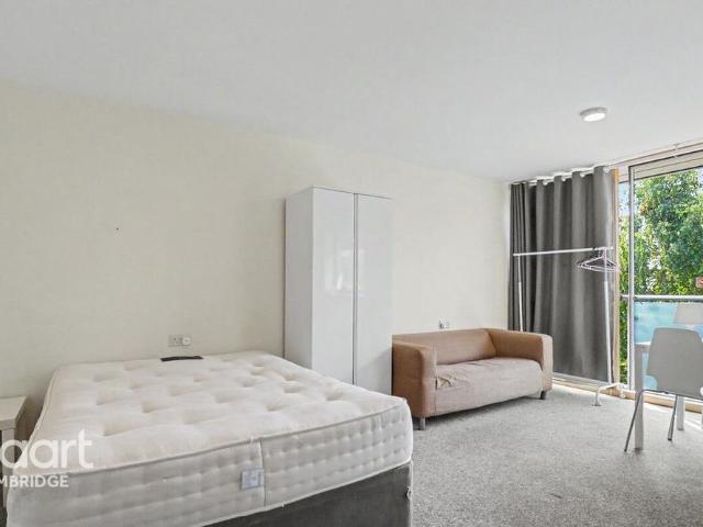 Studio for rent in Arbury, Cambridgeshire
