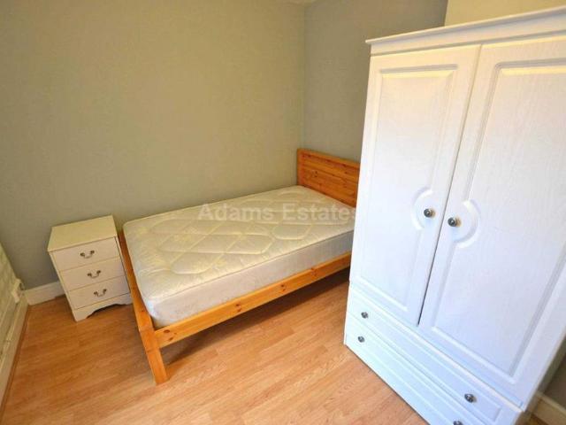 Studio for rent in Reading
