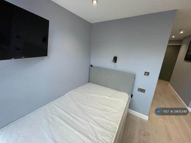 Studio for rent in St Ann's, Haddon