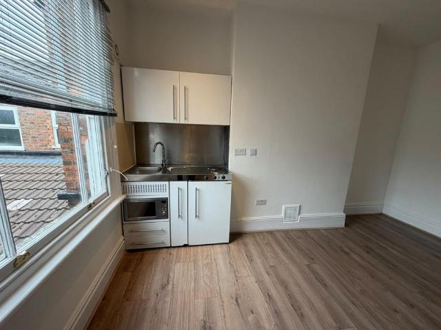 Studio for rent in Peterborough